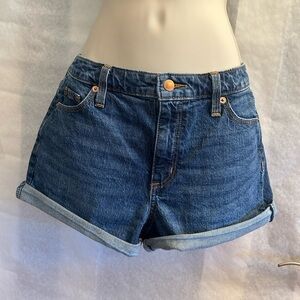 Universal Thread Blue Jean Shorts Cuffed in medium wash Sz-6/28. D11